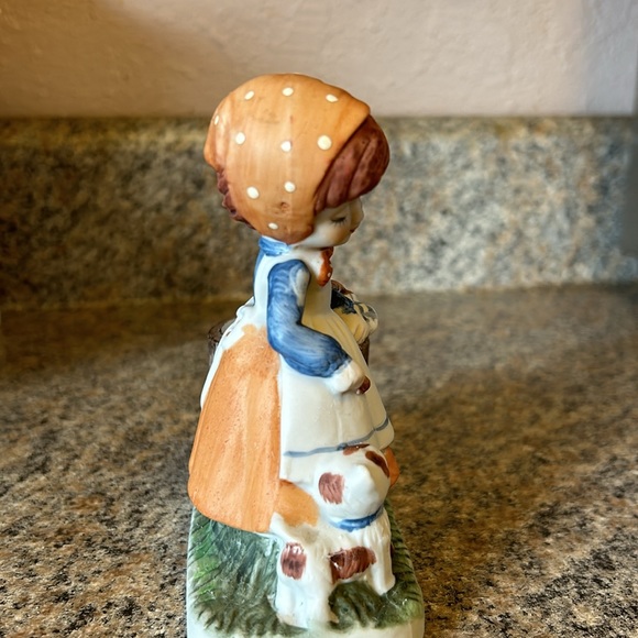 Vintage Verona Vergasi 1979 CMA Girl with a puppy Ceramic Figurine Candle Holder - Picture 4 of 9